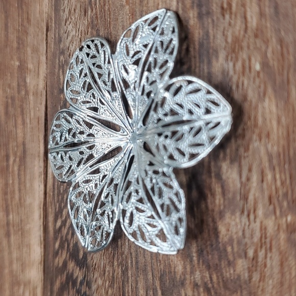 Lace edwardian flower‎ pendant - Picture 2 of 3